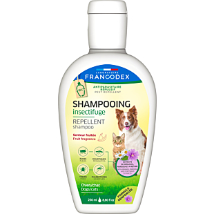 Шампунь-репеллент Laboratorie Francodex Repellent Shampoo Fruit Fragrance от блох и клещей для кошек и собак с герониолом, фруктовый аромат, 250 мл