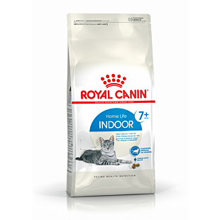 Сухой корм Royal Canin INDOOR 7+ для взрослых кошек, проживающих в помещении.